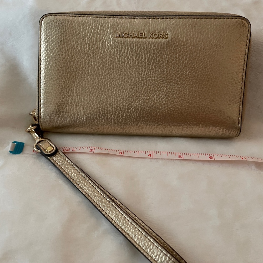 Michael kors wristlet